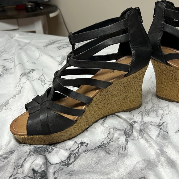 American Eagle Wedges - Picture 2 of 4